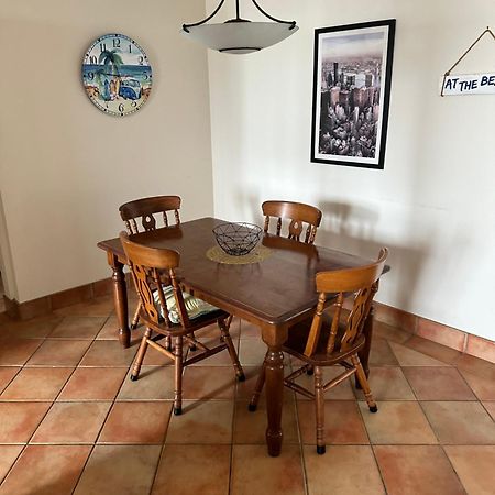 ברואדביץ' Queensleigh Holiday Apartments מראה חיצוני תמונה