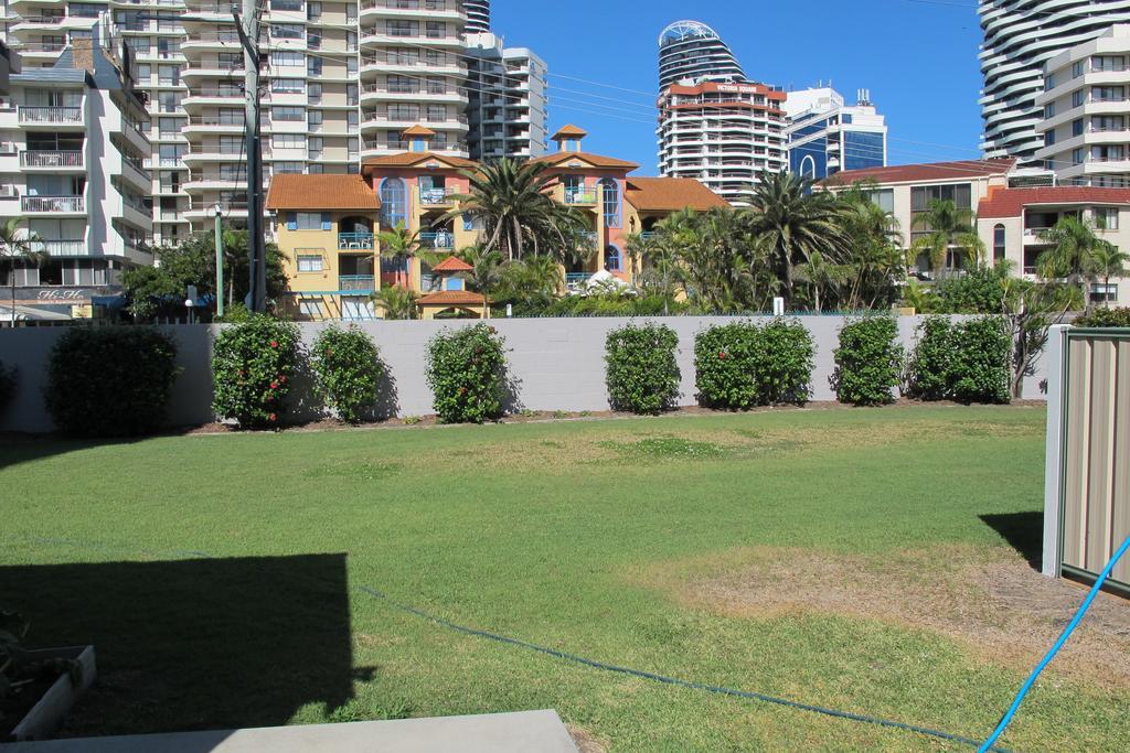 ברואדביץ' Queensleigh Holiday Apartments מראה חיצוני תמונה